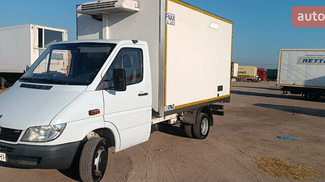 Белый Мерседес Sprinter, объемом двигателя 2.7 л и пробегом 390 тыс. км за 17500 $, фото 15 на Automoto.ua