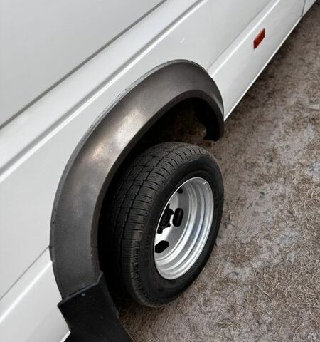 Белый Мерседес Sprinter, объемом двигателя 2.7 л и пробегом 420 тыс. км за 15500 $, фото 13 на Automoto.ua