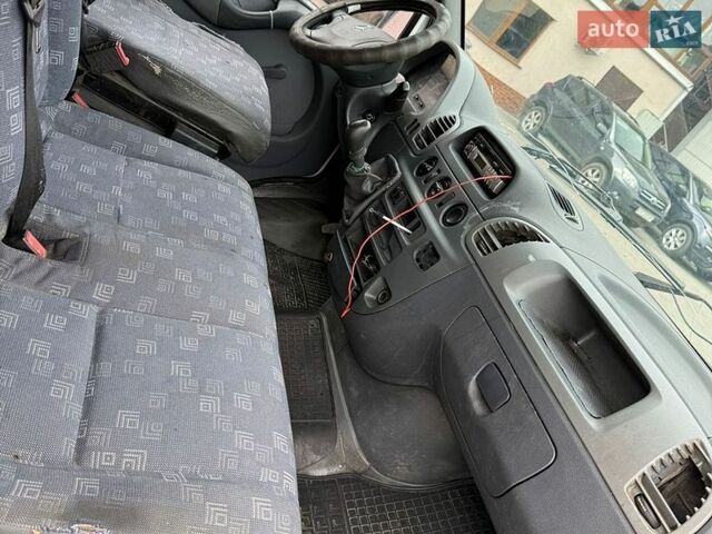Белый Мерседес Sprinter, объемом двигателя 2.15 л и пробегом 528 тыс. км за 7400 $, фото 10 на Automoto.ua