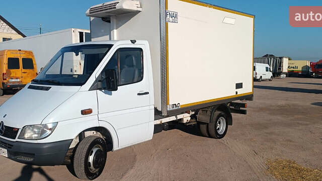 Белый Мерседес Sprinter, объемом двигателя 2.7 л и пробегом 390 тыс. км за 17500 $, фото 7 на Automoto.ua