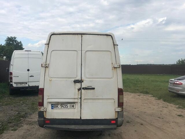 Белый Мерседес Sprinter, объемом двигателя 2.15 л и пробегом 650 тыс. км за 7000 $, фото 3 на Automoto.ua
