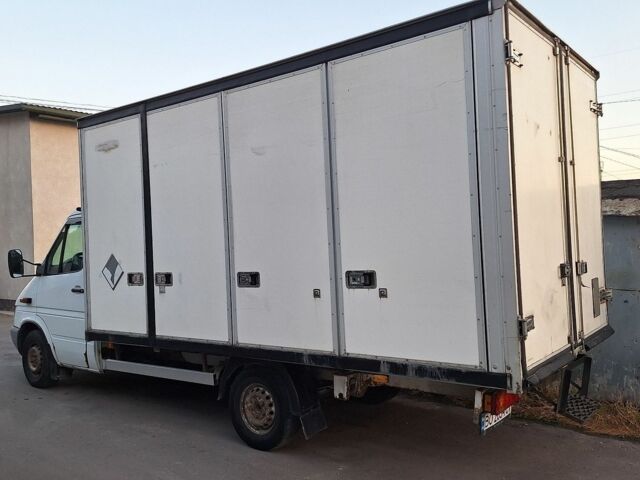 Белый Мерседес Sprinter, объемом двигателя 2.15 л и пробегом 700 тыс. км за 8500 $, фото 2 на Automoto.ua