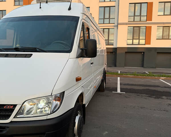 Білий Мерседес Sprinter, об'ємом двигуна 2.1 л та пробігом 512 тис. км за 14500 $, фото 6 на Automoto.ua