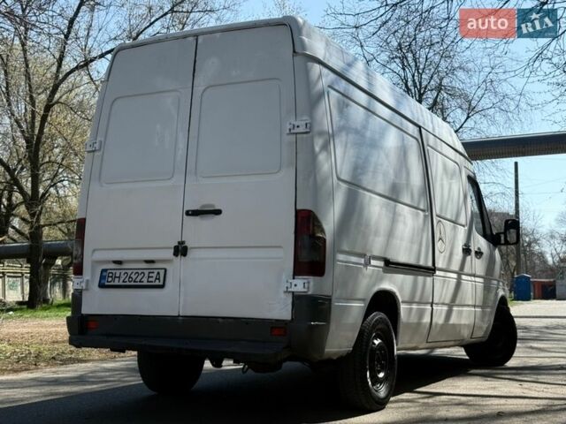 Белый Мерседес Sprinter, объемом двигателя 2.15 л и пробегом 280 тыс. км за 5600 $, фото 12 на Automoto.ua