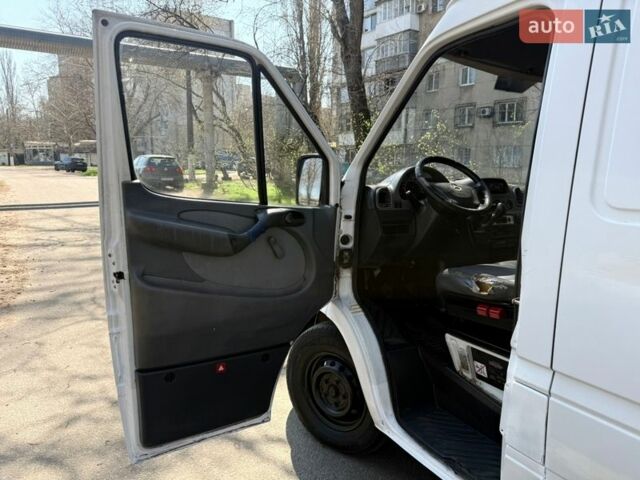 Белый Мерседес Sprinter, объемом двигателя 2.15 л и пробегом 280 тыс. км за 5600 $, фото 21 на Automoto.ua