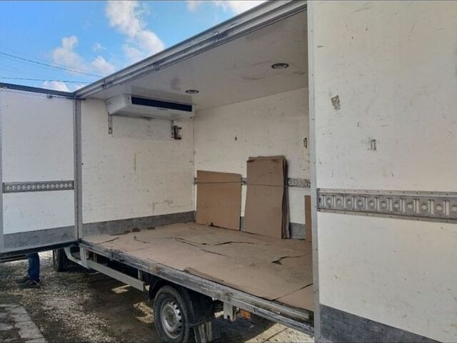 Белый Мерседес Sprinter, объемом двигателя 2.15 л и пробегом 700 тыс. км за 8500 $, фото 9 на Automoto.ua