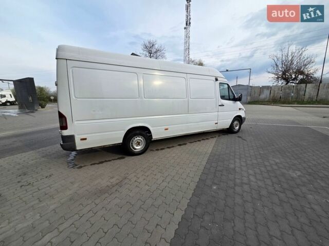Белый Мерседес Sprinter, объемом двигателя 2.15 л и пробегом 950 тыс. км за 8500 $, фото 9 на Automoto.ua