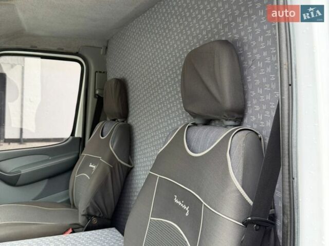 Белый Мерседес Sprinter, объемом двигателя 2.7 л и пробегом 750 тыс. км за 11999 $, фото 21 на Automoto.ua