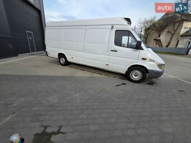 Белый Мерседес Sprinter, объемом двигателя 2.15 л и пробегом 950 тыс. км за 8500 $, фото 1 на Automoto.ua