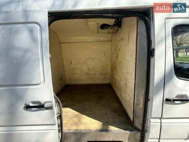 Белый Мерседес Sprinter, объемом двигателя 2.15 л и пробегом 280 тыс. км за 5600 $, фото 42 на Automoto.ua