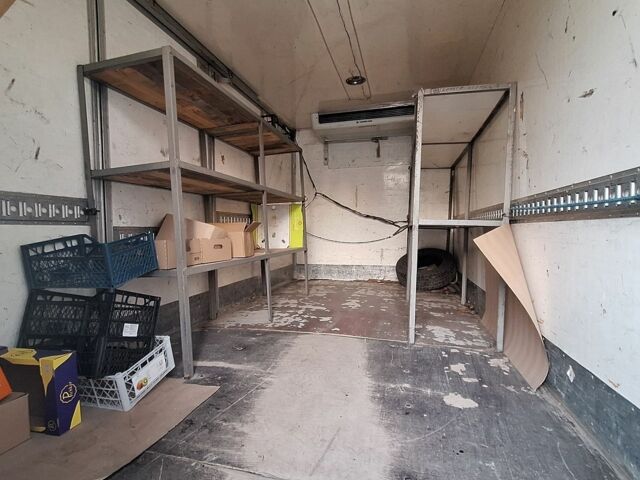 Белый Мерседес Sprinter, объемом двигателя 2.15 л и пробегом 700 тыс. км за 8500 $, фото 7 на Automoto.ua