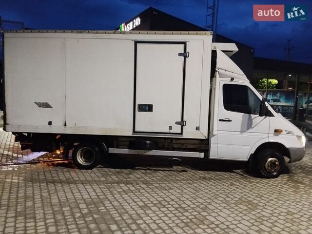 Белый Мерседес Sprinter, объемом двигателя 2.7 л и пробегом 613 тыс. км за 12300 $, фото 1 на Automoto.ua