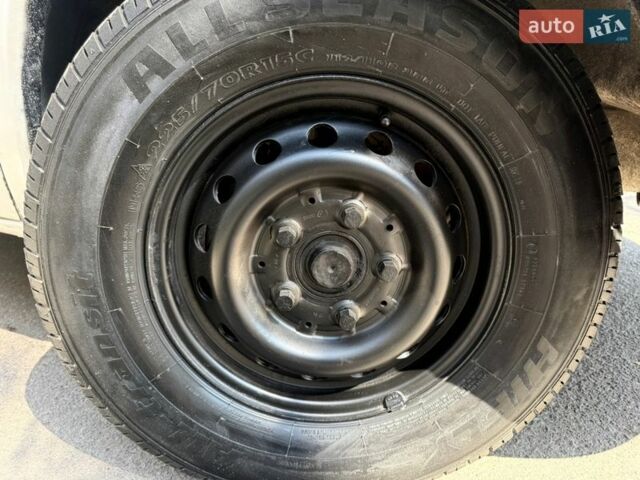 Белый Мерседес Sprinter, объемом двигателя 2.15 л и пробегом 280 тыс. км за 5600 $, фото 19 на Automoto.ua