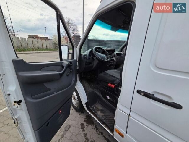 Белый Мерседес Sprinter, объемом двигателя 2.15 л и пробегом 950 тыс. км за 8500 $, фото 7 на Automoto.ua