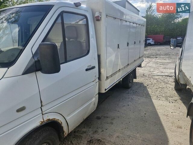 Белый Мерседес Sprinter, объемом двигателя 2.15 л и пробегом 390 тыс. км за 7000 $, фото 1 на Automoto.ua