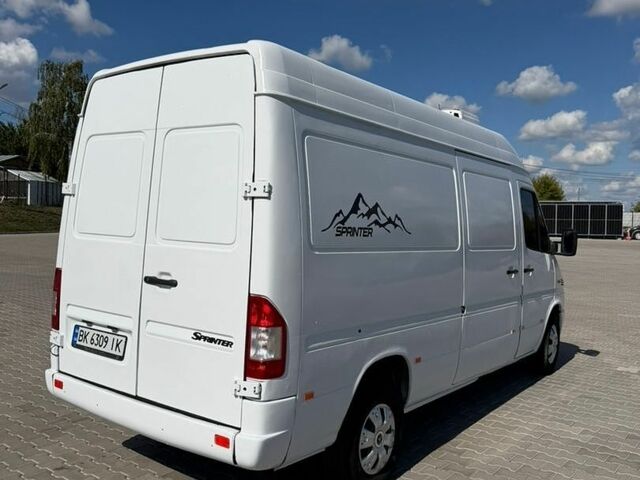 Белый Мерседес Sprinter, объемом двигателя 2.15 л и пробегом 700 тыс. км за 8900 $, фото 8 на Automoto.ua