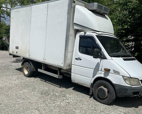 Білий Мерседес Sprinter, об'ємом двигуна 2.69 л та пробігом 680 тис. км за 12500 $, фото 1 на Automoto.ua