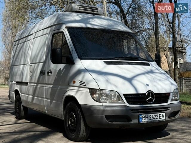 Белый Мерседес Sprinter, объемом двигателя 2.15 л и пробегом 280 тыс. км за 5600 $, фото 1 на Automoto.ua