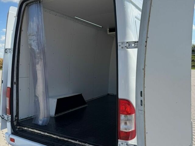 Белый Мерседес Sprinter, объемом двигателя 2.15 л и пробегом 700 тыс. км за 8900 $, фото 16 на Automoto.ua