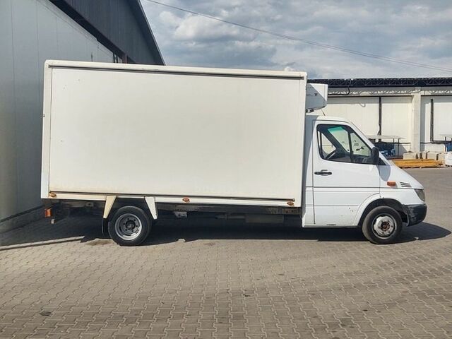 Білий Мерседес Sprinter, об'ємом двигуна 2.7 л та пробігом 730 тис. км за 7500 $, фото 2 на Automoto.ua