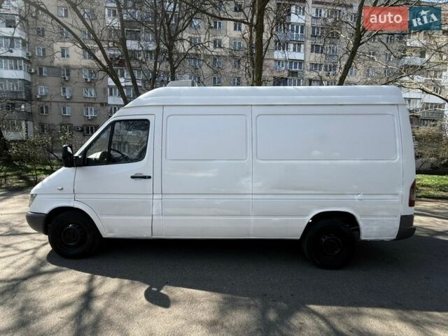 Белый Мерседес Sprinter, объемом двигателя 2.15 л и пробегом 280 тыс. км за 5600 $, фото 6 на Automoto.ua