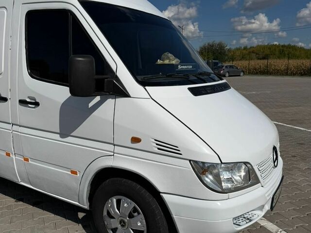 Белый Мерседес Sprinter, объемом двигателя 2.15 л и пробегом 700 тыс. км за 8900 $, фото 12 на Automoto.ua