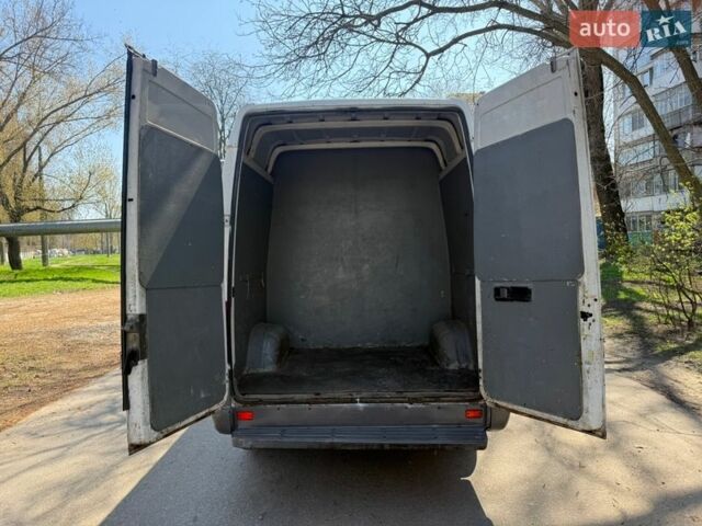 Белый Мерседес Sprinter, объемом двигателя 2.15 л и пробегом 280 тыс. км за 5600 $, фото 39 на Automoto.ua