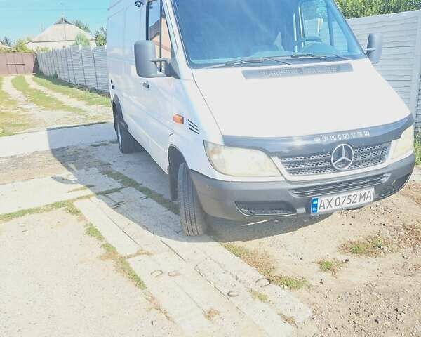 Белый Мерседес Sprinter, объемом двигателя 2.15 л и пробегом 477 тыс. км за 9200 $, фото 7 на Automoto.ua