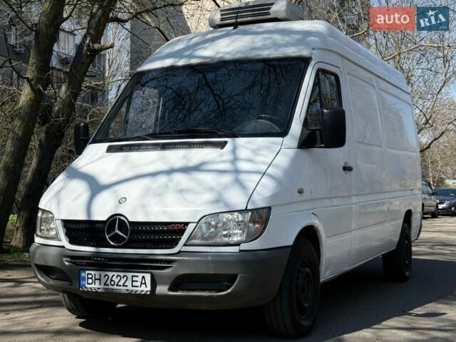 Белый Мерседес Sprinter, объемом двигателя 2.15 л и пробегом 280 тыс. км за 5600 $, фото 2 на Automoto.ua