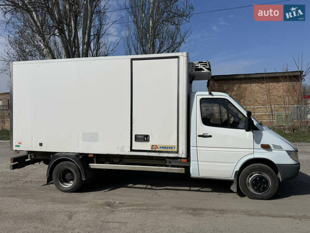 Белый Мерседес Sprinter, объемом двигателя 2.7 л и пробегом 433 тыс. км за 15800 $, фото 2 на Automoto.ua