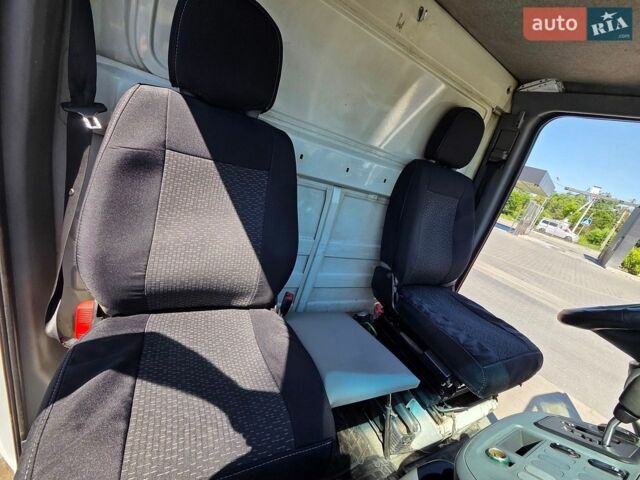 Белый Мерседес Sprinter, объемом двигателя 2.69 л и пробегом 568 тыс. км за 10750 $, фото 13 на Automoto.ua
