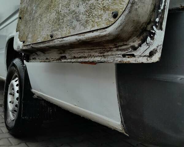 Белый Мерседес Sprinter, объемом двигателя 2.2 л и пробегом 600 тыс. км за 9800 $, фото 9 на Automoto.ua