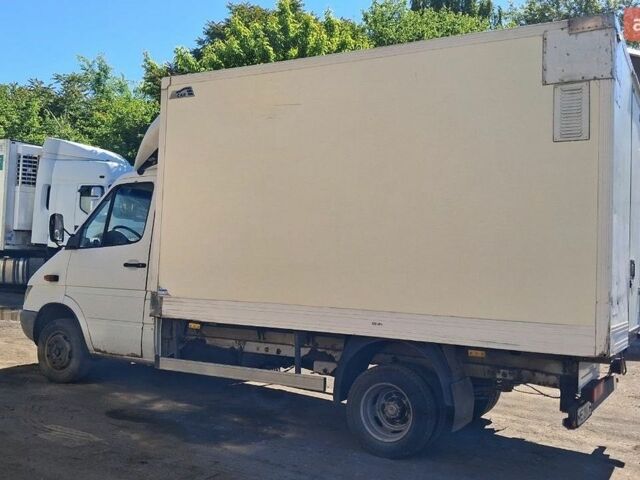 Белый Мерседес Sprinter, объемом двигателя 2.15 л и пробегом 470 тыс. км за 8600 $, фото 4 на Automoto.ua