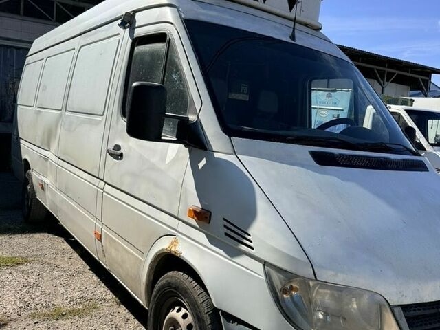 Белый Мерседес Sprinter, объемом двигателя 2.15 л и пробегом 557 тыс. км за 5500 $, фото 1 на Automoto.ua