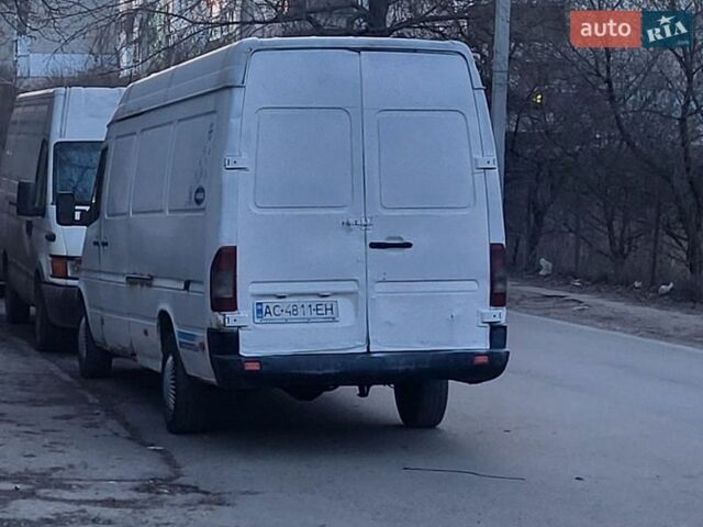 Белый Мерседес Sprinter, объемом двигателя 2.1 л и пробегом 560 тыс. км за 7000 $, фото 11 на Automoto.ua
