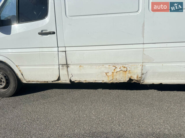 Белый Мерседес Sprinter, объемом двигателя 2.15 л и пробегом 716 тыс. км за 3500 $, фото 16 на Automoto.ua