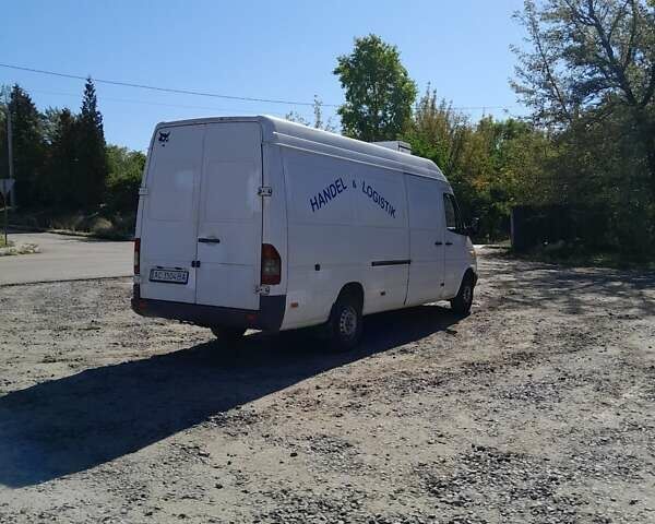 Белый Мерседес Sprinter, объемом двигателя 2.2 л и пробегом 600 тыс. км за 11000 $, фото 7 на Automoto.ua