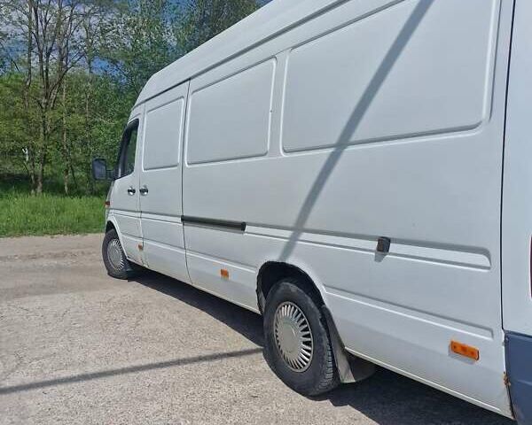 Білий Мерседес Sprinter, об'ємом двигуна 2.15 л та пробігом 324 тис. км за 13000 $, фото 2 на Automoto.ua