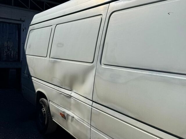 Белый Мерседес Sprinter, объемом двигателя 2.15 л и пробегом 557 тыс. км за 5500 $, фото 3 на Automoto.ua