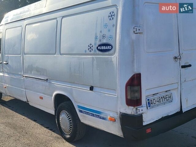 Белый Мерседес Sprinter, объемом двигателя 2.1 л и пробегом 560 тыс. км за 7000 $, фото 6 на Automoto.ua