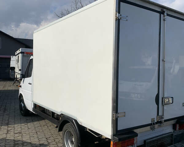 Белый Мерседес Sprinter, объемом двигателя 2.2 л и пробегом 278 тыс. км за 15200 $, фото 7 на Automoto.ua