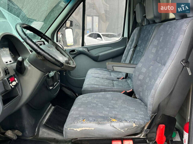 Белый Мерседес Sprinter, объемом двигателя 2.7 л и пробегом 797 тыс. км за 14790 $, фото 18 на Automoto.ua