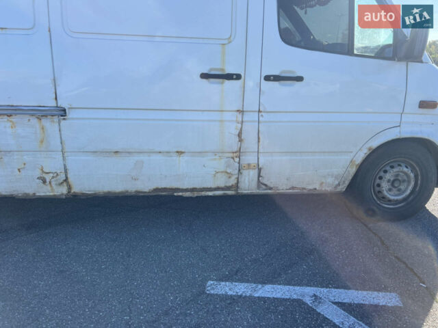 Белый Мерседес Sprinter, объемом двигателя 2.15 л и пробегом 716 тыс. км за 3500 $, фото 19 на Automoto.ua