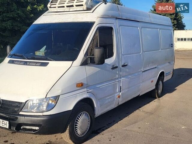 Белый Мерседес Sprinter, объемом двигателя 2.1 л и пробегом 560 тыс. км за 7000 $, фото 7 на Automoto.ua