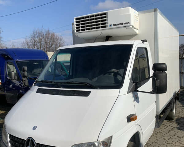 Белый Мерседес Sprinter, объемом двигателя 2.2 л и пробегом 278 тыс. км за 15200 $, фото 3 на Automoto.ua