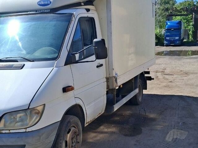Белый Мерседес Sprinter, объемом двигателя 2.15 л и пробегом 470 тыс. км за 7999 $, фото 1 на Automoto.ua