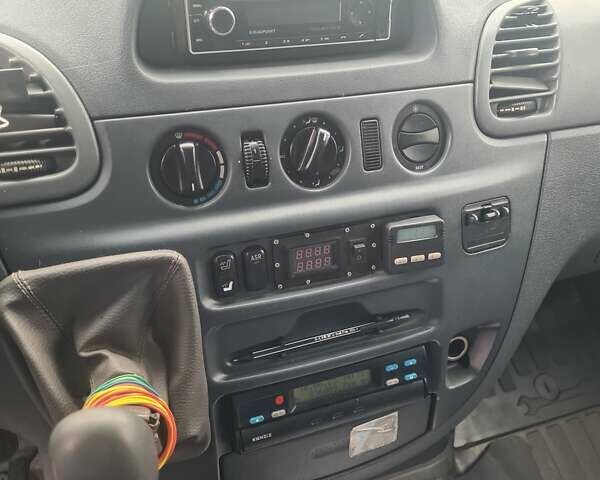 Белый Мерседес Sprinter, объемом двигателя 2.15 л и пробегом 836 тыс. км за 10800 $, фото 23 на Automoto.ua