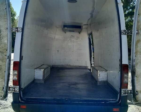 Белый Мерседес Sprinter, объемом двигателя 2.2 л и пробегом 600 тыс. км за 11000 $, фото 1 на Automoto.ua