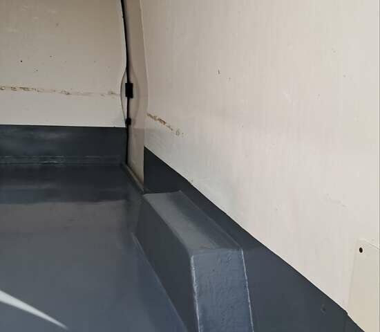 Белый Мерседес Sprinter, объемом двигателя 2.2 л и пробегом 337 тыс. км за 11500 $, фото 23 на Automoto.ua