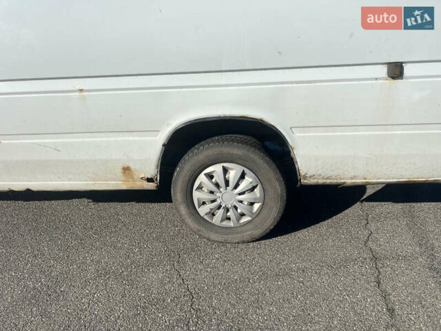 Белый Мерседес Sprinter, объемом двигателя 2.15 л и пробегом 716 тыс. км за 4700 $, фото 17 на Automoto.ua